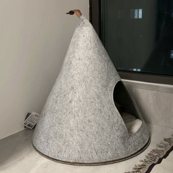 Christmas Handmade Felt Indoor Tent Style Enclosed Cat Nest