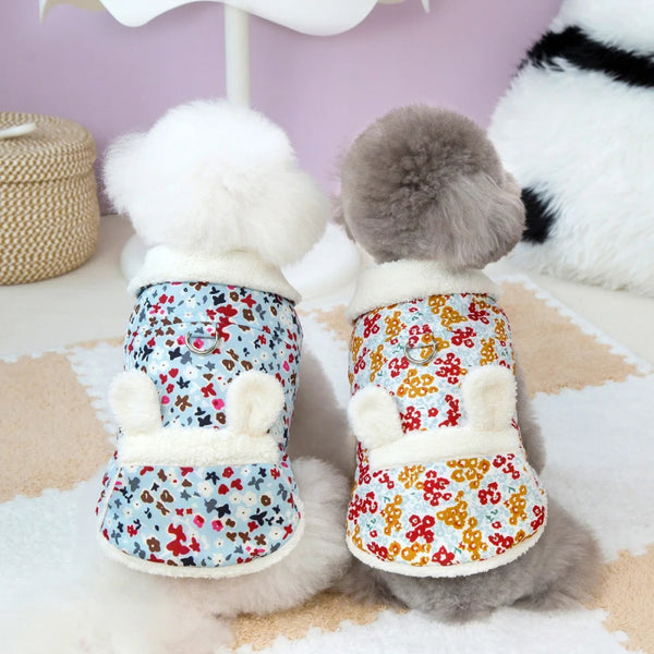 Parka de peluche con diseño floral y lindas orejas para perros